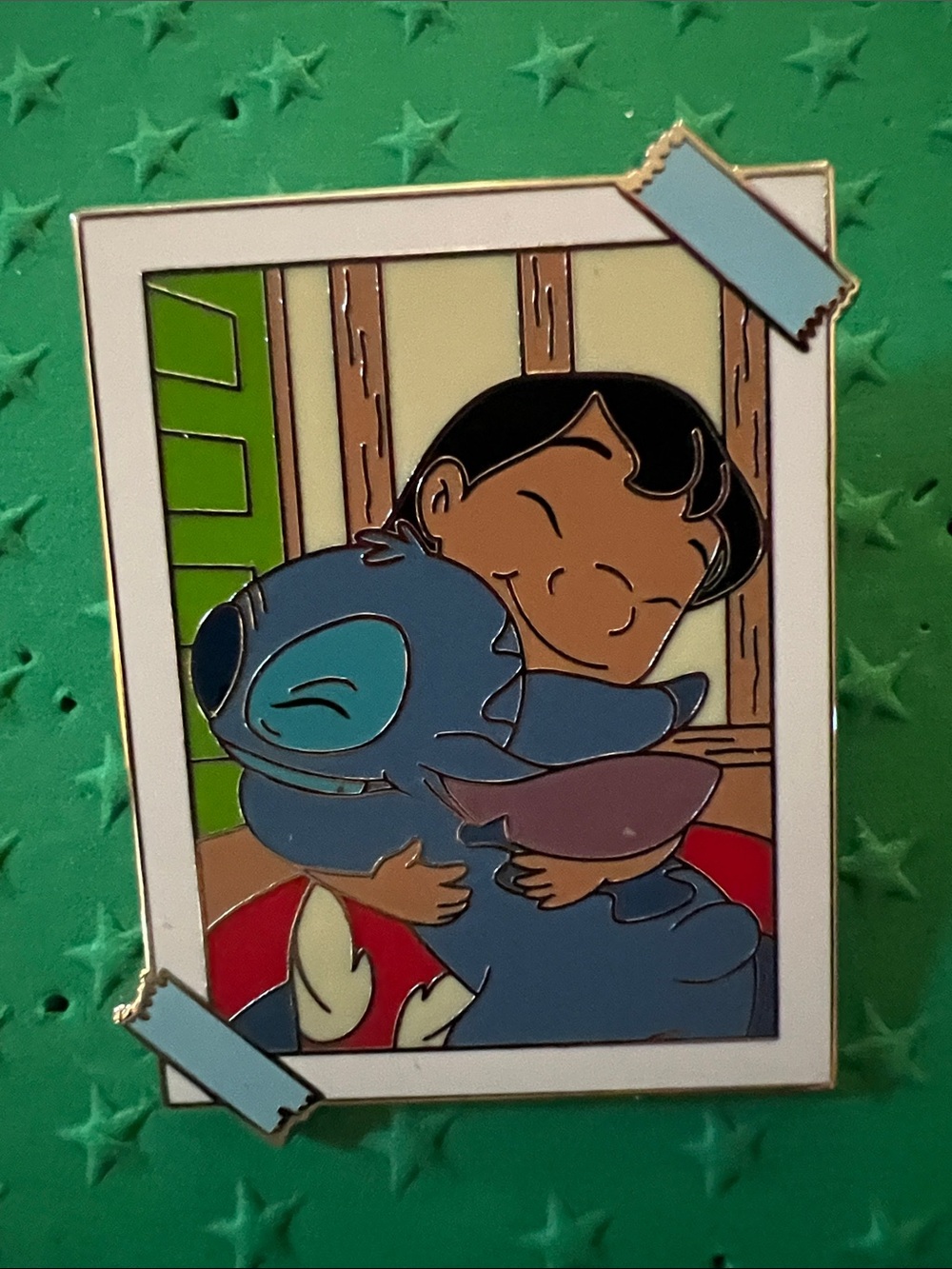 Disney 2024 Stitch Mystery Box Pin Lilo and Stitch Hugging Photograph - Picture 2 of 7